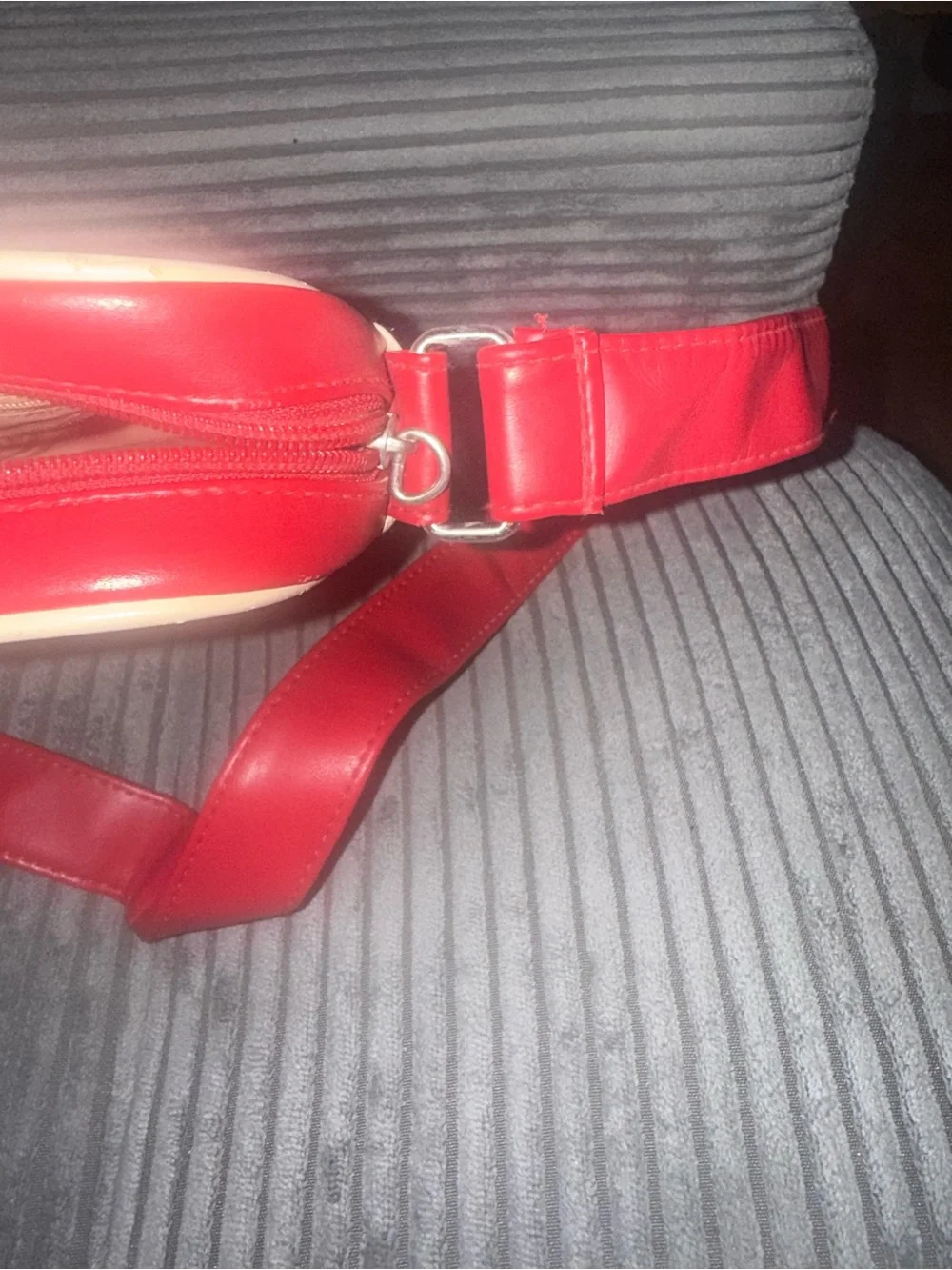 Fossil Red Retro Crossbody Bag with Cream Trim GUC